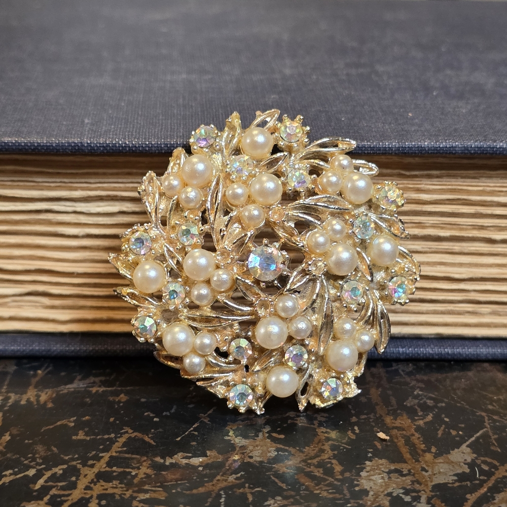 Gold Pearl and Crystal Floral Brooch - Women's Jewelry - Picture 2 of 11